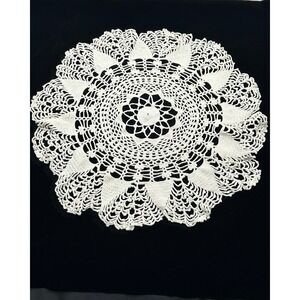 Vintage Hand Crochet Round Cotton Doily 16 Inch Pineapple Lace Off White Floral